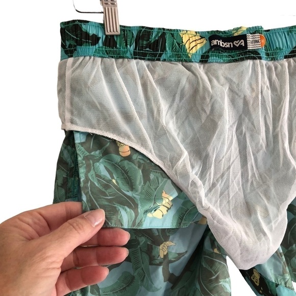 AMBSN California Green Nanner Jungle Swim Trunks Size Medium NWT - Picture 11 of 15